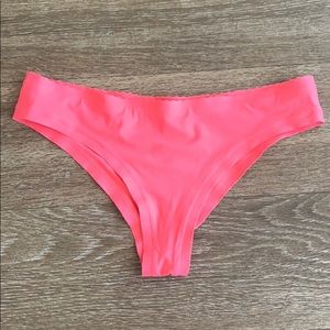 Lululemon bottoms size 6